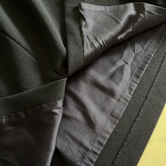 EUC-Eliza J dress Ruffle Sheath Dress. Cascading ruffles and lace back - Picture 7 of 10